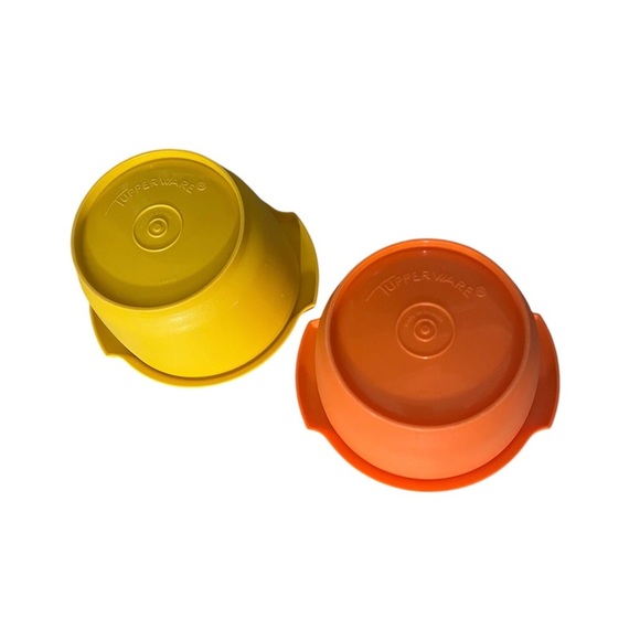 Two Vintage Tupperware Bowls! - Picture 4 of 7